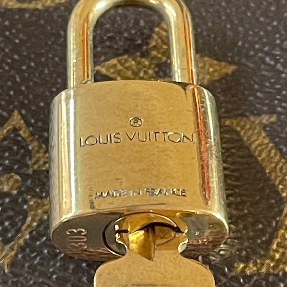 Lot of 2 Louis Vuitton Authentic Brass Lock and Key Set #303 and #304 - Picture 12 of 16